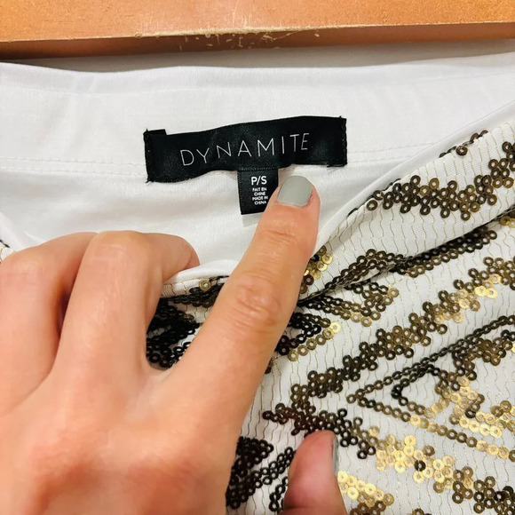 DYNAMITE White  and gold sequin mini skirt - Picture 6 of 8